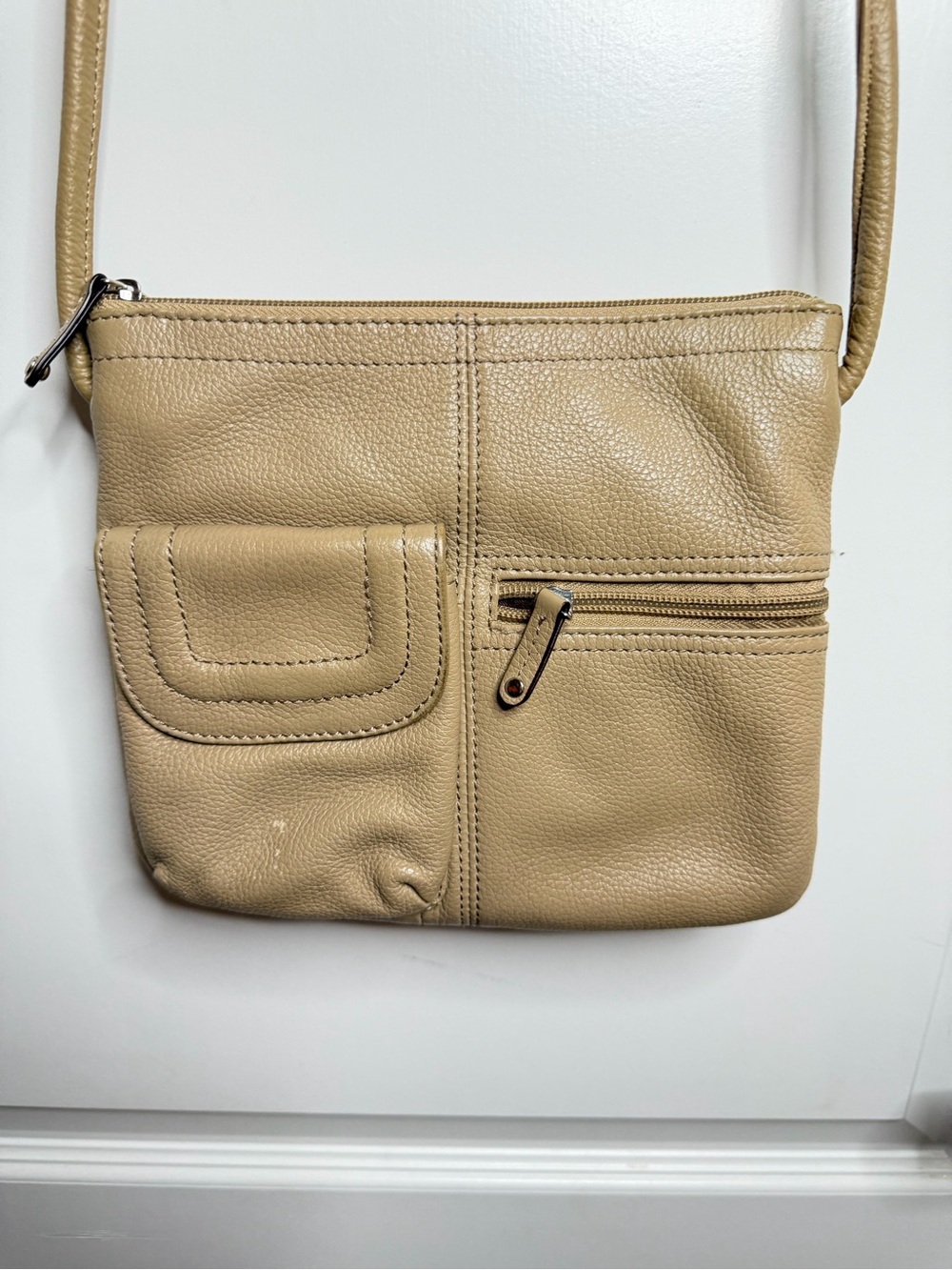 Tignanello Tan Beige Leather Crossbody Bag Multi Pocket Organizer Purse